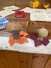 Mushrooms, pumpkins notecase and a mouse made in felt by Barbara 
