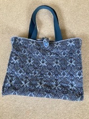 Quilted bag using William Morris print made by Jenny