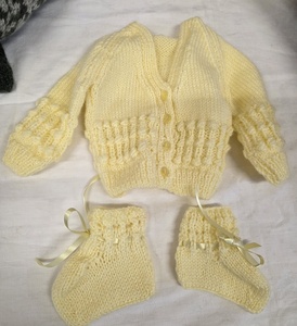 Baby clothes by Gwenda