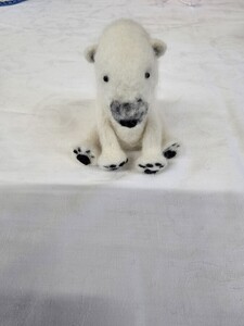 Felted bear by Juie
